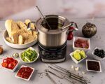 Rommelsbacher Elektro Fondue Set F 1200 – Edelstahl Fonduetopf mit 3 Programmen für Käse & Öl – Bild 2