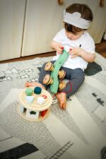 Small Foot Nachzieh-Stecktier Schnecke – Motorikspielzeug zum Laufenlernen ab 12 Monaten – Bild 7