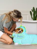 Bibykivn Hundebademantel M Mikrofaser – Schnelltrocknend mit verstellbarem Klettverschluss – Bild 7