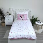 Minnie Powder Pink Babybettwäsche 100x135 cm – Wendbar aus Naturbaumwolle für Mädchen – Bild 3