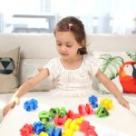 SIENIANLINE Schrauben-Spiel 32-teilig – Motorik-Training mit bunten Farben & Formen – Bild 2