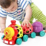 MOONTOY 3-in-1 Rassel-Zugspielzeug – Interaktives Babyspielzeug für 6–24 Monate