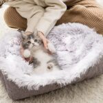 Deautie Katzenbett 2-in-1 Plüsch – 61 x 51 cm Haustiernest für Katzen & kleine Hunde – Bild 6