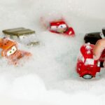 Disney Pixar Cars Badespielzeugset – 5 Teile mit Lightning McQueen für Babys ab 6 Monaten – Bild 2