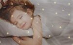 Comtelek Moskitonetz Doppelbett mit leuchtenden Sternen – Betthimmel für Kinder – Bild 6