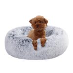 Amazon Basics Donut-Hundebett 59 cm mit Kunstfell – Orthopädisches Kissen für kleine Hunde – Bild 5