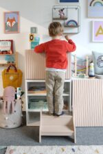 Kindsgut Holztritt 2-stufig Sand – Tritthocker aus Holz für Kinder – Bild 2