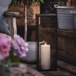 Lights4fun 60cm Bowen Laterne Schwarz – Wetterfeste Gartenlaternen mit TruGlow® LED & Fernbedienung – Bild 3