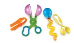 Learning Resources Helping Hands – 4-teiliges Feinmotorik Werkzeugset für Kinder ab 3 Jahren – Bild 3