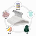 MangoKit 50er Set Baby Kleiderbügel aus Samt – Rutschfest & Platzsparend (28cm) – Bild 3