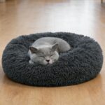 DONWEI Katzenbett 50cm Donut-Form Dunkelgrau – Flauschiges Haustierbett für Katzen & Mini-Hunde