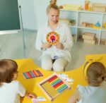 Flzoaveus Rechenrahmen-Set mit Abakus, Lernuhr & Zählstäben – Mathe-Lernset ab 6 Jahren – Bild 4