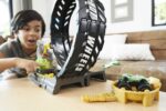 Hot Wheels Monster Trucks Looping-Challenge Spielset – Autorennbahn für Kinder ab 4 Jahren – Bild 2