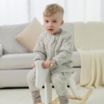 Mosebears Baby Schlafsack mit Beinen 18-36 Monate – Warm gefüttert mit abnehmbaren Ärmeln – Bild 3