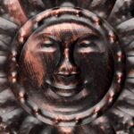 LED Solar Wandleuchte Sonnendesign – Garten Außendeko in Kupfer, 40 cm – Bild 2