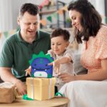 Lehoo Castle Busy Board Montessori – 12in1 Motorikspielzeug mit Umhängetasche für Kleinkinder ab 1 Jahr – Bild 2
