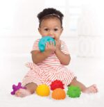 INFANTINO Sensorik-Bälle 6er Set mit verschiedenen Texturen – Motorische Entwicklung für Babys – Bild 2