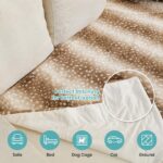 COZY KISS Kunstfell Decke 127x150cm mit Hirsch-Print – Wasserdichte Haustierdecke Braun – Bild 8