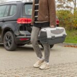 TRIXIE Transportbox Capri 2 XS-S – 34 x 31 x 55 cm Leichte Hundebox mit Metalltür – Bild 2