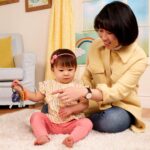 B. toys LucKeys Spielzeug-Autoschlüssel mit Licht & Sound – Interaktives Babyspielzeug ab 10 Monaten – Bild 2