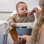 Retoo Kinderhochstuhl 94 cm mit abnehmbarem Tablett & Sicherheitsgurt – Weiß – Bild 8