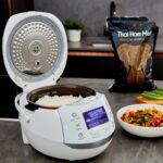 Yum Asia Sakura Reiskocher 1,5L mit Keramikschale & Advanced Fuzzy Logic – 8 Tassen – Bild 14