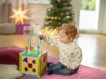 Eichhorn Motorikwürfel 20x20x36 cm – Buntes Spielcenter für Kinder ab 1 Jahr – Bild 2