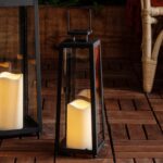 Lights4fun Solar-Laterne 29,5 cm Schwarz mit LED-Kerze – Wetterfeste Gartenbeleuchtung – Bild 2