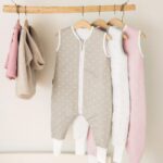 Ehrenkind Sommerschlafsack mit Füssen 1.0 TOG – Bio-Baumwolle für aktive Schläfer – Bild 5