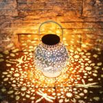 KOOPER Solarlaterne mit Lichtprojektion – Vintage-Metalllaterne IP65 für Garten & Terrasse