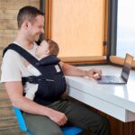 Ergobaby Omni Breeze Babytrage – 4 Tragepositionen ab Geburt bis 20kg, Onyx Black – Bild 9
