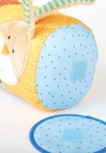 Sigikid Krabbelrolle Hase – Babyspielzeug mit Rassel, Spiegel & Greifhenkeln – Bild 2