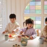 mushie Kinder Saugteller Silikon geteilt – Rutschfest & Spülmaschinenfest für Babys – Bild 4