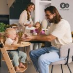 Kinderkraft ENOCK 2in1 Hochstuhl & Kinderstuhl – Buchenmassivholz, verstellbar, grau – Bild 13