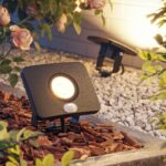 2x ledscom.de LED Gartenstrahler WEGA – Bewegungsmelder IP44, 944 lm, warmweiss – Bild 2
