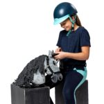 SKIPPI Hobby Horse Grau A3 – Steckenpferd mit Halfter & Zügeln für Kinder – Bild 4