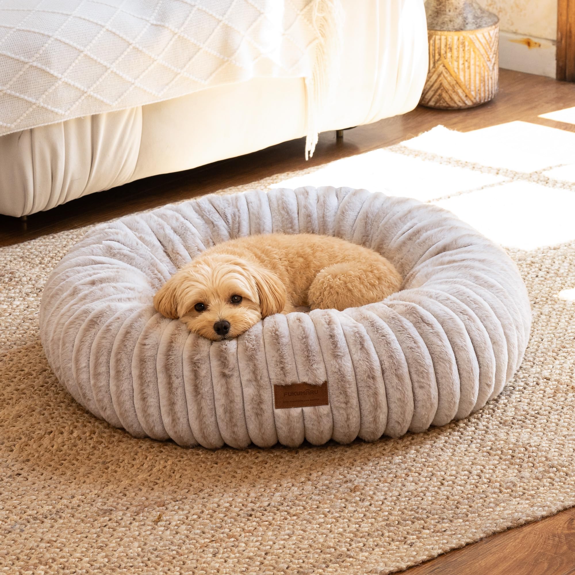 FUKUMARU Orthopädisches Hundebett 64x64 cm – Memory-Schaum Donut-Design in Kamel