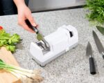 Rosenstein & Söhne Elektrischer Profi-Diamant-Messerschärfer 40 W – Grob- und Feinschliff für Stahlklingen – Bild 2