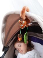 Sigikid Eichhörnchen Anhänger mit Rassel – Motorik-Spielzeug für Babys ab Geburt – Bild 5