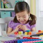 Learning Resources MathLink Steckwürfel 100er Set – Mathematik & Feinmotorik für Kinder ab 5 – Bild 2