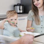 Retoo Kinderhochstuhl 94 cm mit abnehmbarem Tablett & Sicherheitsgurt – Weiß – Bild 7
