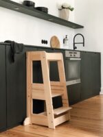 tiSsi® Lernturm Felix – Mitwachsender Montessori Entdeckerturm aus Buche, höhenverstellbar – Bild 2