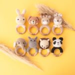 Bärenfreunde Greifling mit Namen – Holzrassel & Beissring für Babys personalisiert – Bild 3