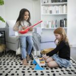 Baby Einstein Together in Tune Gitarre – Kabellose Magic Touch Holzgitarre für Kleinkinder ab 12 Monaten – Bild 14