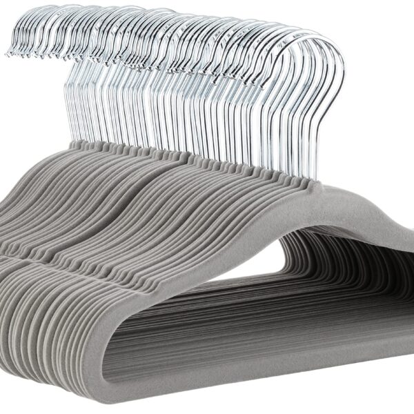 Amazon Basics Kinder-Kleiderbügel aus Samt, 29 cm, 50er-Pack – Rutschfest & platzsparend