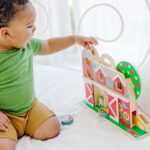 Melissa & Doug GO Tots Trubel in der Scheune – Motorikspielzeug aus Holz ab 12 Monaten – Bild 2
