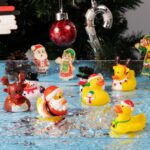 JOYIN 12er Set Weihnachts-Badeenten – Quietschenten mit festlichem Design für Kinder – Bild 8