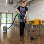 Kärcher Umschaltbare Bodendüse 270 mm – Kombidüse für Textil & Hartflächen – Bild 3
