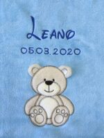 KIDDI-MEDIA Babydecke Hellblau mit Bär – Personalisiert mit Name & Geburtsdatum