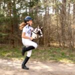 SKIPPI Hobby Horse Braunschecke A3 – Steckenpferd mit Halfter & Zügeln – Bild 3